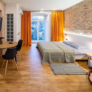 Onlviv Rynok Square 18 Four Апартаменты
