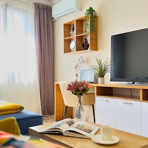 https://2-almaty.hotels-of-almaty.com